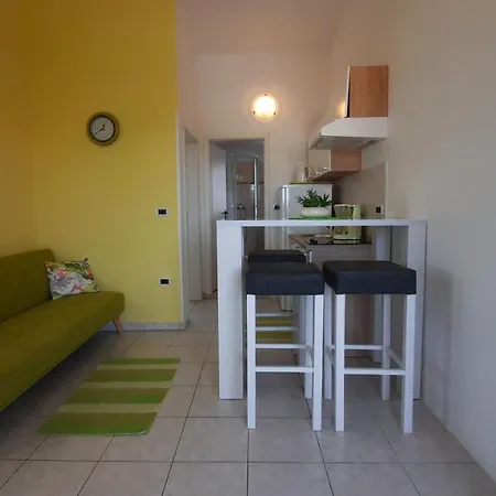 アパート Doris Yourcroatiaholiday プレマントゥーラ