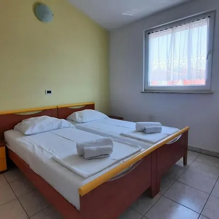 アパート Doris Yourcroatiaholiday プレマントゥーラ